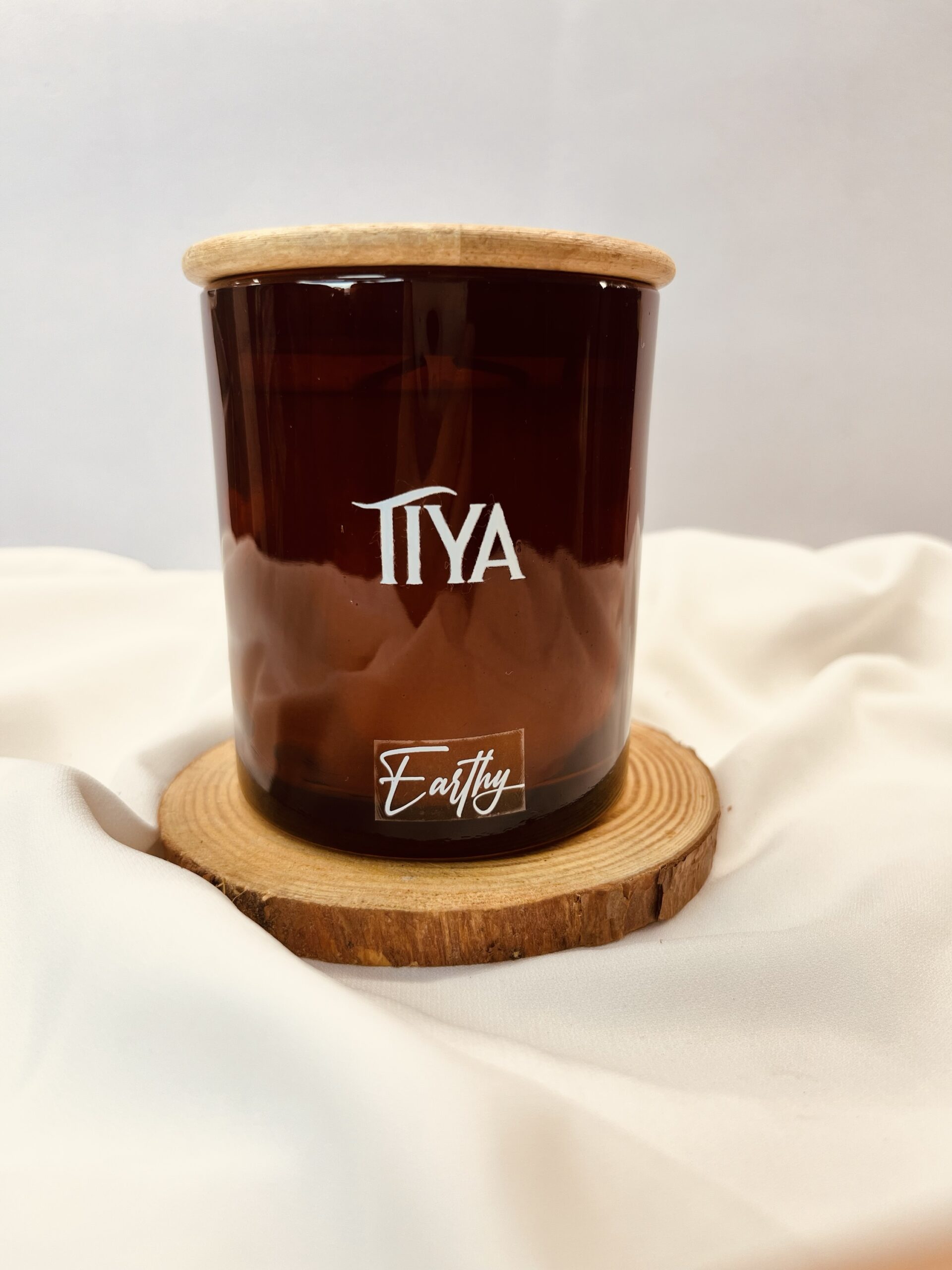 Earthy - English Oakmoss - Tiya Candle